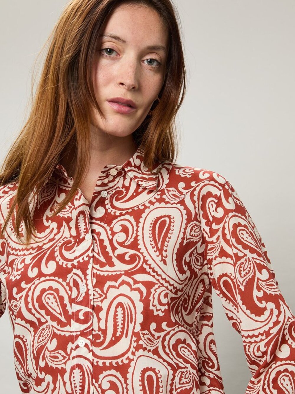 Talbots (Indonesia) Ladies Pure Cotton Navy and White Paisley Blouse - Picture 7 of 17